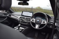 USED 2020 70 BMW 5 SERIES 3.0 530D XDRIVE M SPORT MHEV 4d 282 BHP LASERLIGHTS / M SPORT+ / TECH+