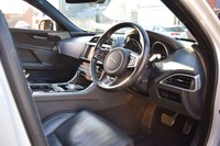 USED 2015 65 JAGUAR XE 3.0 S 4d 335 BHP PAN ROOF / MERIDIAN / 1 OWNER