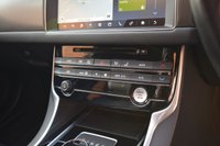 USED 2017 17 JAGUAR XF 3.0 V6 S 4d 296 BHP PAN ROOF / MERIDIAN / MEMORY