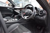 USED 2021 71 ALFA ROMEO GIULIA 2.9 V6 BITURBO QUADRIFOGLIO 4d 503 BHP CARBON CERAMICS & BUCKET SEATS