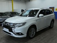 USED 2020 20 MITSUBISHI OUTLANDER 2.4 PHEV DYNAMIC 5d 222 BHP 4WD APP SAT NAV LEATHER REAR VIEW CAMERA 1 OWNER SERVICE HISTORY MITSUBISHI WARRANTY TILL MARCH 2025