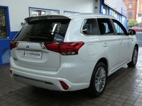 USED 2020 20 MITSUBISHI OUTLANDER 2.4 PHEV DYNAMIC 5d 222 BHP 4WD APP SAT NAV LEATHER REAR VIEW CAMERA 1 OWNER SERVICE HISTORY MITSUBISHI WARRANTY TILL MARCH 2025