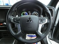 USED 2020 20 MITSUBISHI OUTLANDER 2.4 PHEV DYNAMIC 5d 222 BHP 4WD APP SAT NAV LEATHER REAR VIEW CAMERA 1 OWNER SERVICE HISTORY MITSUBISHI WARRANTY TILL MARCH 2025