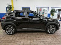 USED 2020 20 HYUNDAI KONA 1.6 GDI PREMIUM SE 5d 140 BHP SAT NAV LEATHER PARKING SENSORS 1 OWNER SERVICE HISTORY HYUNDAI WARRANTY TILL AUG 2025