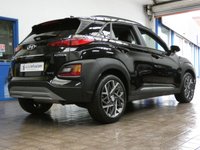 USED 2020 20 HYUNDAI KONA 1.6 GDI PREMIUM SE 5d 140 BHP SAT NAV LEATHER PARKING SENSORS 1 OWNER SERVICE HISTORY HYUNDAI WARRANTY TILL AUG 2025