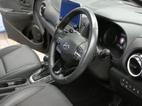 USED 2020 20 HYUNDAI KONA 1.6 GDI PREMIUM SE 5d 140 BHP SAT NAV LEATHER PARKING SENSORS 1 OWNER SERVICE HISTORY HYUNDAI WARRANTY TILL AUG 2025