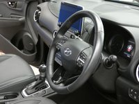 USED 2020 20 HYUNDAI KONA 1.6 GDI PREMIUM SE 5d 140 BHP SAT NAV LEATHER PARKING SENSORS 1 OWNER SERVICE HISTORY HYUNDAI WARRANTY TILL AUG 2025