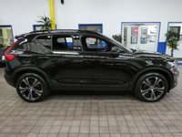 USED 2020 70 VOLVO XC40 2.0 B4 R-DESIGN AWD MHEV 5d 195 BHP STUNNING EXAMPLE SAT NAV PART LEATHER ELECTRIC MEMORY SEATS REAR VIEW CAMERA PARKING SENSORS 1 OWNER SERVICE HISTORY