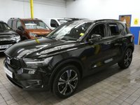 USED 2020 70 VOLVO XC40 2.0 B4 R-DESIGN AWD MHEV 5d 195 BHP STUNNING EXAMPLE SAT NAV PART LEATHER ELECTRIC MEMORY SEATS REAR VIEW CAMERA PARKING SENSORS 1 OWNER SERVICE HISTORY