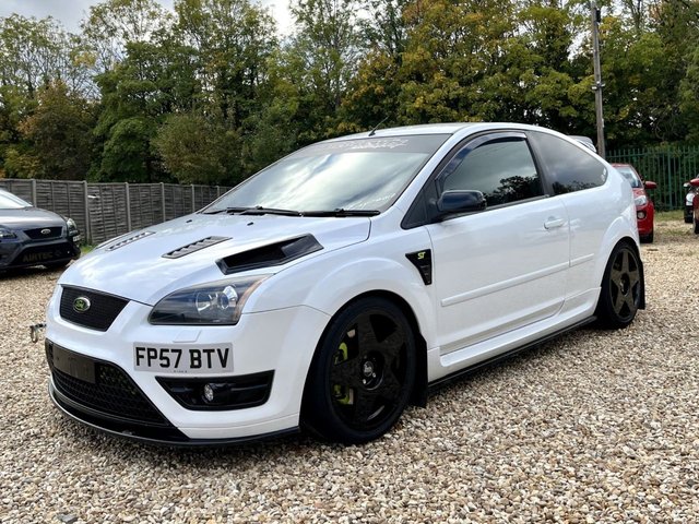 2007 57 Ford Focus 2.5 ST-2 3d 225 BHP