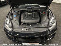 USED 2017 A PORSCHE CAYENNE PORSCHE CAYENNE S 4.2 V8 DIESEL TIPTRONIC S 5d 385 PS ***BIG SPEC*** UK DELIVERY FLAT FEE &pound;175 (SUBJECT TO DEAL) *OVER 100 IMAGES ON OUR WEBSITE*BESPOKE FINANCE ARRANGED*PART EXCHANGE WELCOME*ALL VEHICLES HPI CLEAR