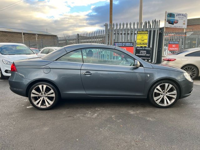 View our VOLKSWAGEN EOS