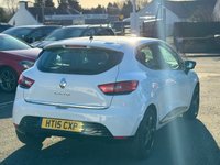 USED 2015 15 RENAULT CLIO 1.1 DYNAMIQUE NAV 16V 5d 73 BHP FULL SERVICE RECORD +  BLUETOOTH +  USB +  AUX +  CRUISE CONTROL +  SAT NAV +  CLIMATE CONTROL +  16 INCH ALLOY WHEELS +  REAR PARKING SENSORS +  FOG LIGHTS +  TRACTION CONTROL +