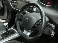USED 2019 19 PEUGEOT 308 1.2 PURETECH S/S ALLURE 5d 129 BHP SAT NAV PANORAMIC ROOF CRUISE PARKING SENSORS 2 OWNERS SERVICE HISTORY LOW MILEAGE