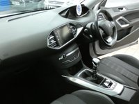 USED 2019 19 PEUGEOT 308 1.2 PURETECH S/S ALLURE 5d 129 BHP SAT NAV PANORAMIC ROOF CRUISE PARKING SENSORS 2 OWNERS SERVICE HISTORY LOW MILEAGE