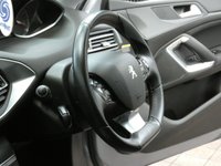 USED 2019 19 PEUGEOT 308 1.2 PURETECH S/S ALLURE 5d 129 BHP SAT NAV PANORAMIC ROOF CRUISE PARKING SENSORS 2 OWNERS SERVICE HISTORY LOW MILEAGE
