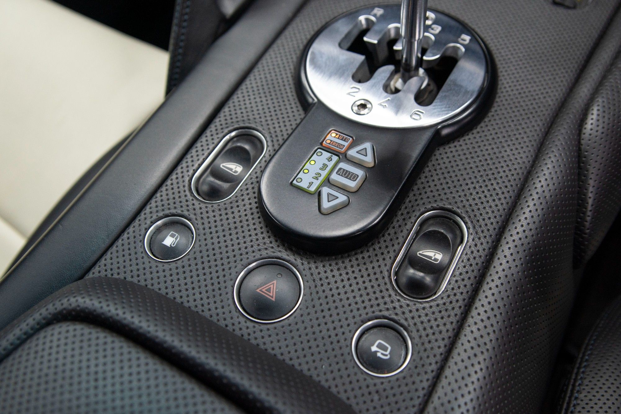 USED 2004 53 LAMBORGHINI MURCIELAGO 6.2 V12 COUPE 2d 572 BHP 