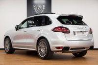 USED 2012 PORSCHE CAYENNE 4.8 V8 TURBO TIPTRONIC S 