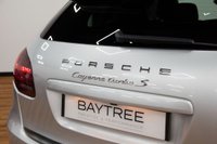 USED 2012 PORSCHE CAYENNE 4.8 V8 TURBO TIPTRONIC S 