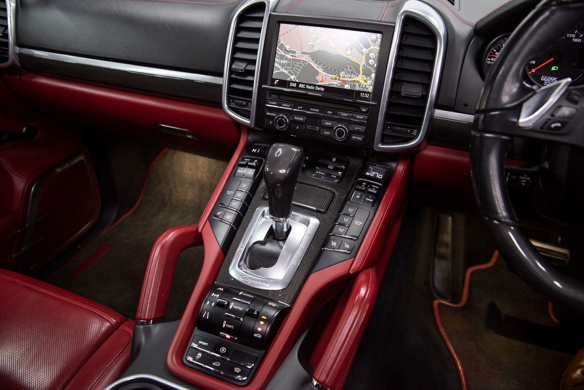 USED 2012 PORSCHE CAYENNE 4.8 V8 TURBO TIPTRONIC S 