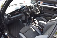 USED 2021 P MINI HATCH COOPER 1.5 COOPER SPORT 3d 134 BHP HUGE CARBON SPEC / JCW STYLING