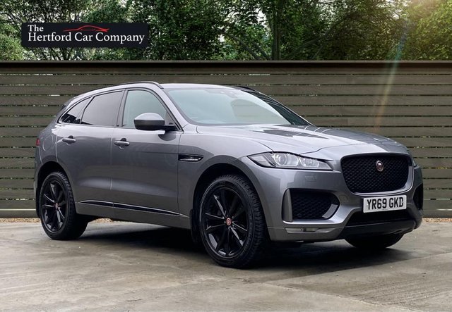 2019 69 Jaguar F-Pace 2.0 CHEQUERED FLAG AWD 5d 178 BHP