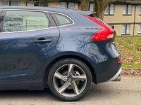 USED 2015 15 VOLVO V40 1.6 D2 R-DESIGN NAV 5d 113 BHP 