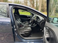 USED 2015 15 VOLVO V40 1.6 D2 R-DESIGN NAV 5d 113 BHP 