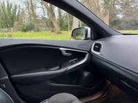USED 2015 15 VOLVO V40 1.6 D2 R-DESIGN NAV 5d 113 BHP 