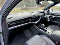 USED 2019 69 VOLKSWAGEN TOUAREG 3.0 V6 R-LINE TECH TDI 5d 282 BHP 