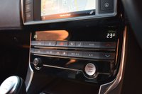 USED 2015 15 JAGUAR XE 2.0 R-SPORT 4d 178 BHP BLACKED OUT / FULL HISTORY