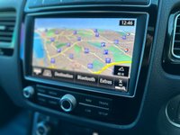 USED 2016 16 VOLKSWAGEN TOUAREG 3.0 V6 R-LINE TDI BLUEMOTION TECHNOLOGY 5d 262 BHP LEATHER-SATNAV-FSH
