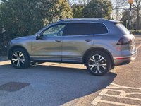 USED 2016 16 VOLKSWAGEN TOUAREG 3.0 V6 R-LINE TDI BLUEMOTION TECHNOLOGY 5d 262 BHP LEATHER-SATNAV-FSH