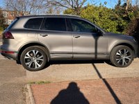 USED 2016 16 VOLKSWAGEN TOUAREG 3.0 V6 R-LINE TDI BLUEMOTION TECHNOLOGY 5d 262 BHP LEATHER-SATNAV-FSH