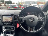 USED 2014 14 VOLKSWAGEN TOUAREG 3.0 V6 R-LINE TDI BLUEMOTION TECHNOLOGY 5d 202 BHP FULL SERVICE HISTORY, 2 KEYS, BOOK PACK, FRESH SERVICE + 12M MOT WITHIN THE SALE