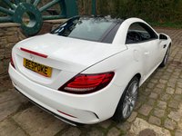 USED 2017 67 MERCEDES-BENZ SLC 2.0 SLC 200 AMG LINE 2d 181 BHP 2017/67reg MERCEDES SLC 200 AMG-LINE ROADSTER/CONVERTIBLE - AUTOMATIC PADDLE SHIFT GEARBOX - 1 LADY OWNER FROM BRAND NEW - VERY LOW MILES WITH HISTORY - FREE 12 MONTHS WARRANTY / BREAKDOWN RECOVERY INCLUDED - BIG SPEC - HEATED LEATHER / AIR-SCARF NECK HEATING - 18 INCH AMG ALLOYS