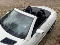 USED 2017 67 MERCEDES-BENZ SLC 2.0 SLC 200 AMG LINE 2d 181 BHP 2017/67reg MERCEDES SLC 200 AMG-LINE ROADSTER/CONVERTIBLE - AUTOMATIC PADDLE SHIFT GEARBOX - 1 LADY OWNER FROM BRAND NEW - VERY LOW MILES WITH HISTORY - FREE 12 MONTHS WARRANTY / BREAKDOWN RECOVERY INCLUDED - BIG SPEC - HEATED LEATHER / AIR-SCARF NECK HEATING - 18 INCH AMG ALLOYS