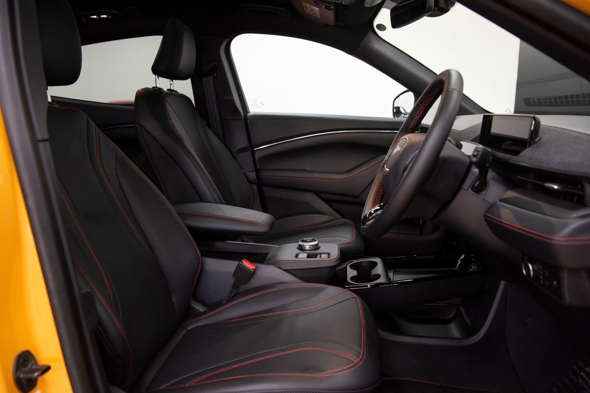 USED 2023 10 FORD MUSTANG MACH-E Extended Range 