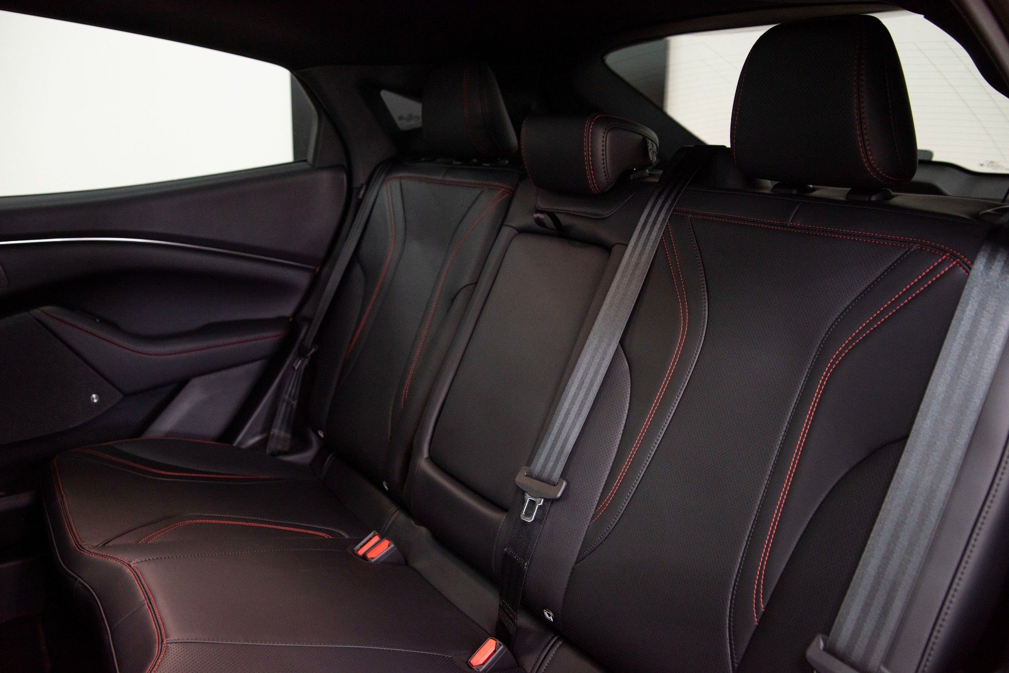 USED 2023 10 FORD MUSTANG MACH-E Extended Range 