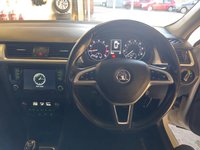 USED 2015 15 SKODA RAPID 1.2 SPACEBACK SE TECH TSI 5d 89 BHP Excellent main dealer History