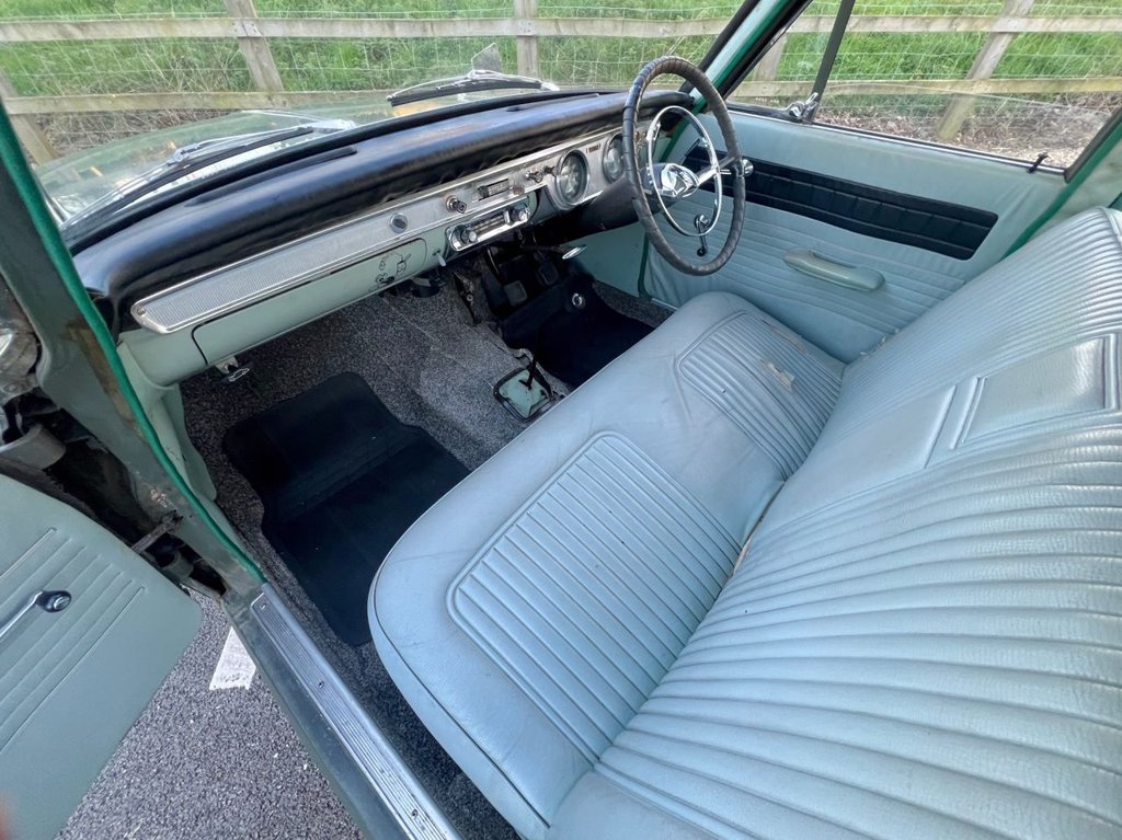 USED 1964 VAUXHALL VICTOR 1600 DE LUXE // 4d // px swap 