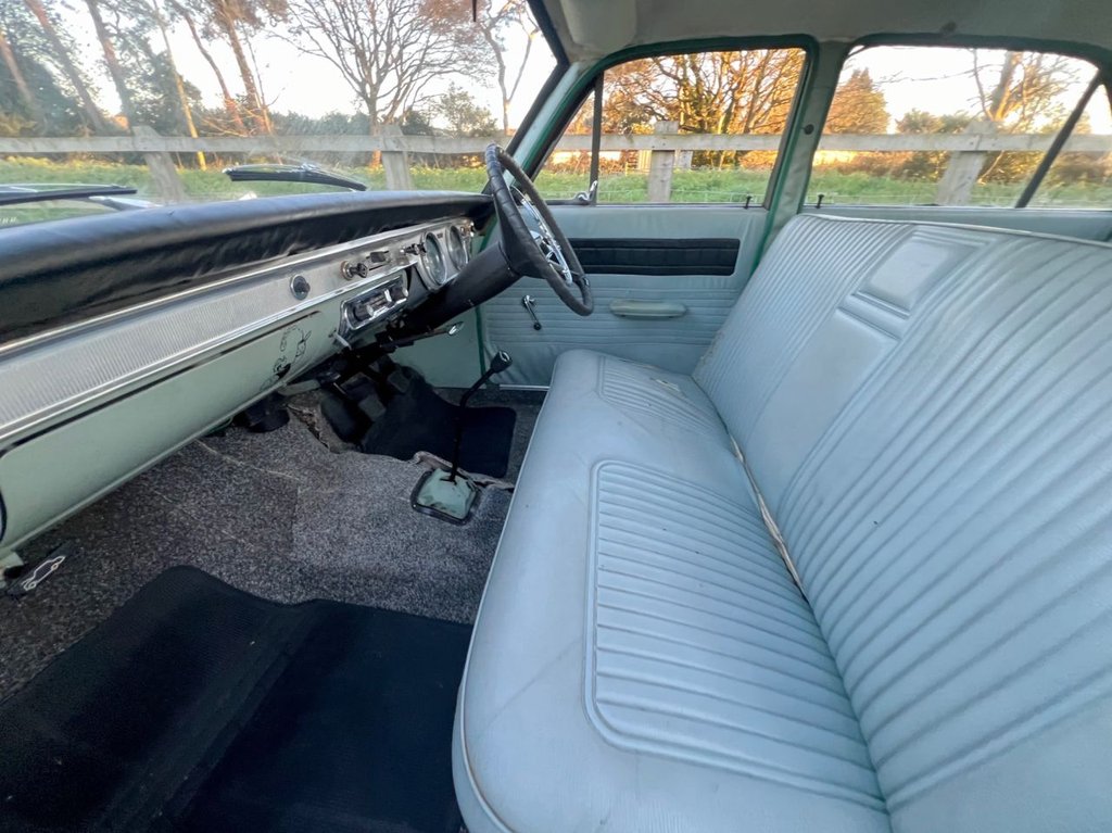 USED 1964 VAUXHALL VICTOR 1600 DE LUXE // 4d // px swap 