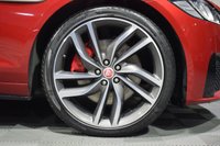 USED 2019 19 JAGUAR XF 3.0 D V6 S 4d 296 BHP PAN ROOF / MERIDIAN / BIG NAV