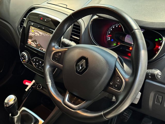 View our RENAULT CAPTUR