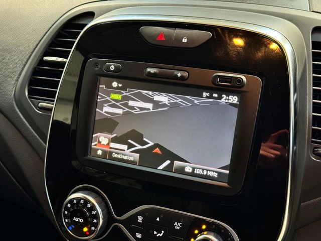 View our RENAULT CAPTUR