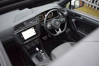 USED 2018 68 VOLKSWAGEN TIGUAN 2.0 R-LINE TDI DSG 5d 148 BHP ELECTRIC TAILGATE / PAN ROOF