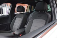 USED 2018 68 VOLKSWAGEN TIGUAN 2.0 R-LINE TDI DSG 5d 148 BHP ELECTRIC TAILGATE / PAN ROOF
