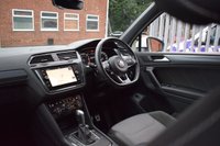 USED 2018 68 VOLKSWAGEN TIGUAN 2.0 R-LINE TDI DSG 5d 148 BHP ELECTRIC TAILGATE / PAN ROOF