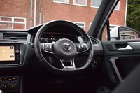 USED 2018 68 VOLKSWAGEN TIGUAN 2.0 R-LINE TDI DSG 5d 148 BHP ELECTRIC TAILGATE / PAN ROOF