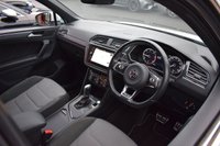 USED 2018 68 VOLKSWAGEN TIGUAN 2.0 R-LINE TDI DSG 5d 148 BHP ELECTRIC TAILGATE / PAN ROOF